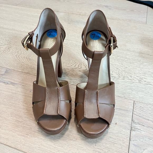 Michael Kors Beatrice Heels in Luggage - Picture 2 of 4